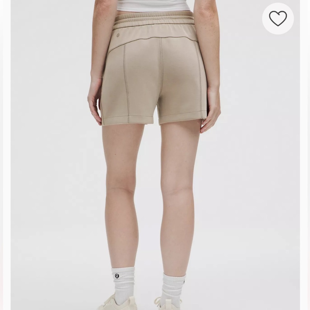 NWT Lululemon athletica High Waist Softstreme HR Tan Shorts 4” size10 - Picture 3 of 12
